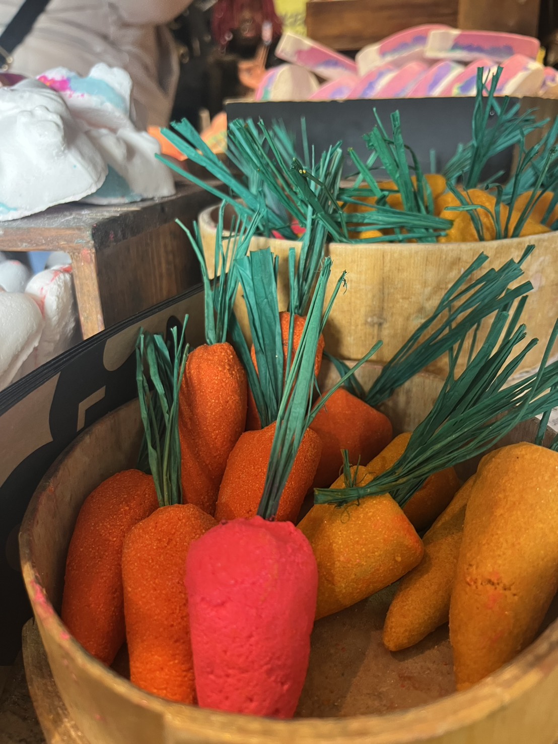 LUSH Baby Rainbow Carrot 彩虹胡蘿蔔泡泡浴球｜英國進口小禮物